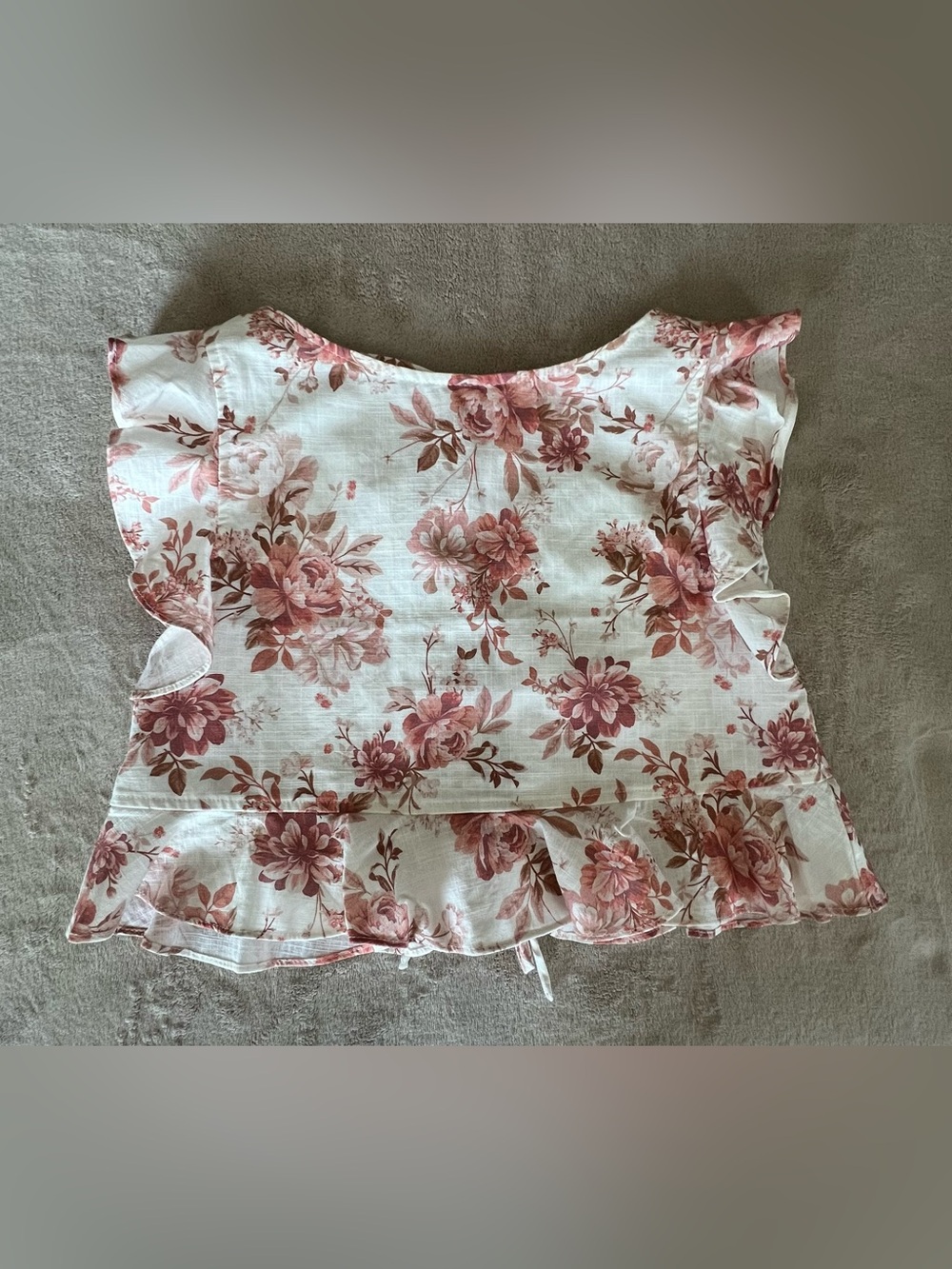 NWOT Altar'd State White Blush Floral Ruffle-Hem Crop Top